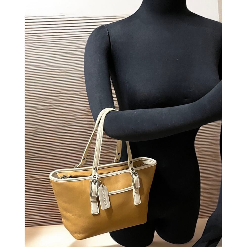 Vintage Coach 9846 Legacy West Small Market Tote Bag - Picture 8 of 13